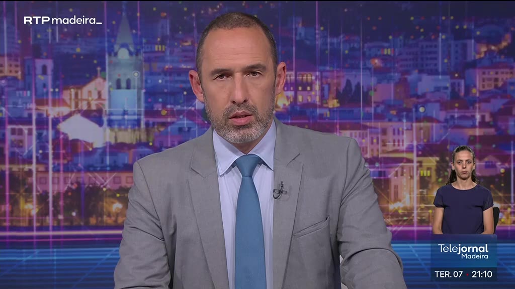 José Luís Carneiro defende gestão partilhada da economia do mar entre Região e Estado