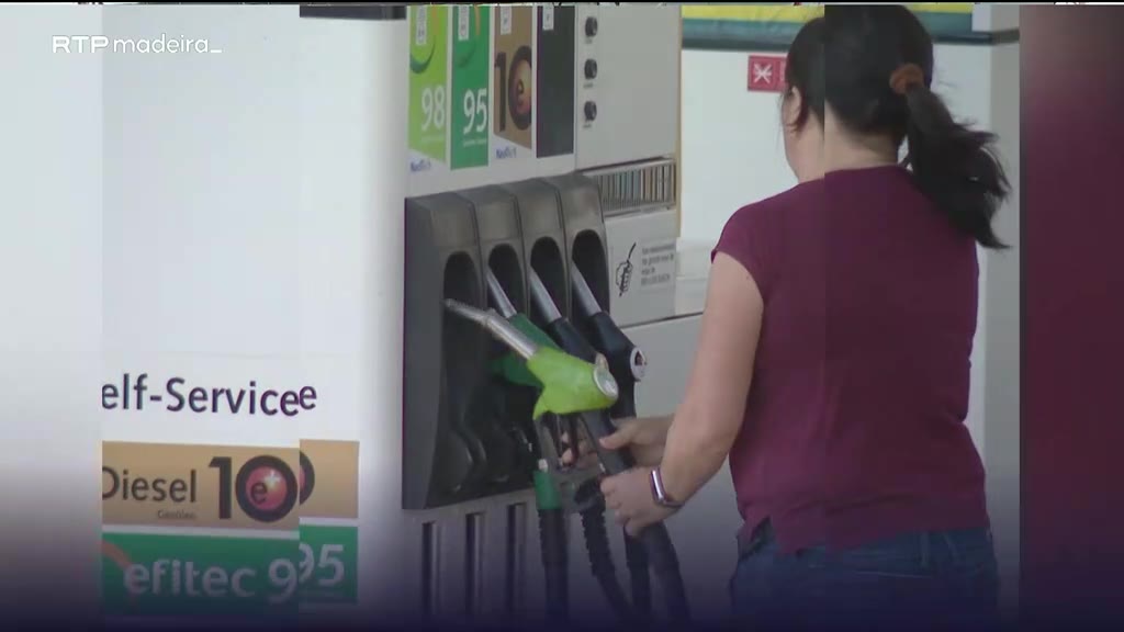 Automobilistas enchem depósitos antes da subida dos combustíveis