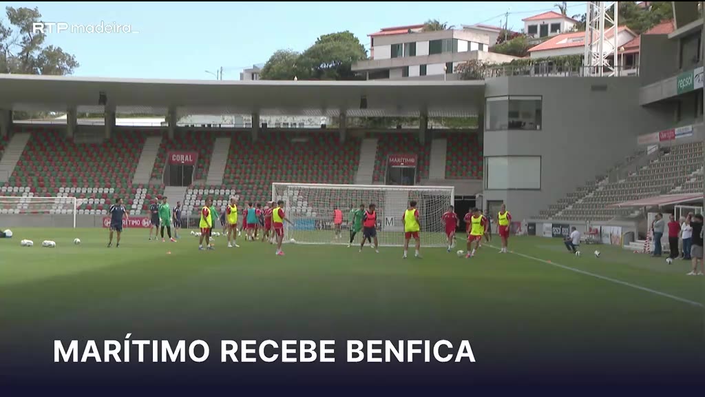 Marítimo vs. Benfica with over 10,500 spectators