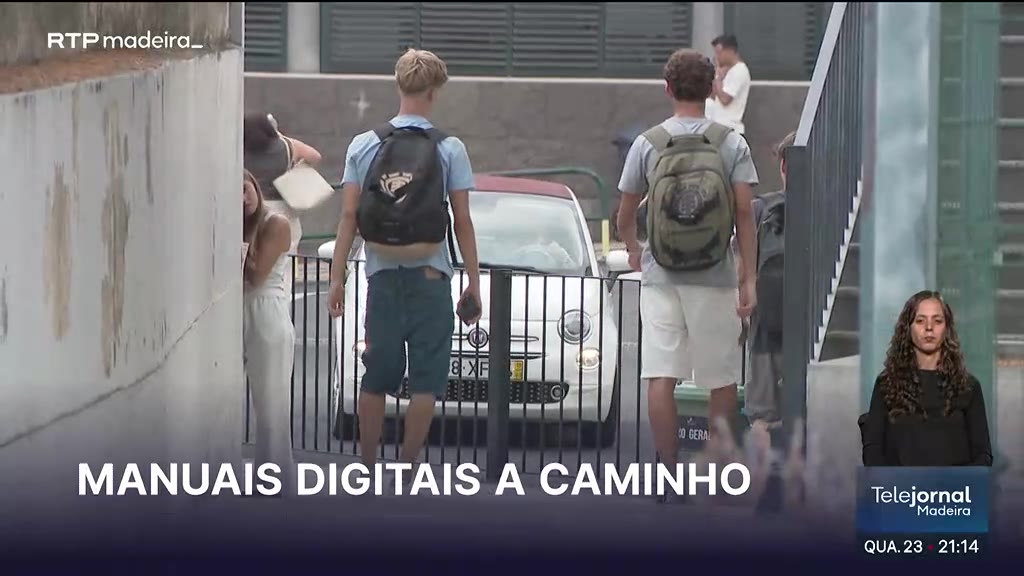 Todos os alunos da região terão manuais digitais até final do mês