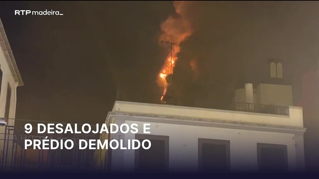 Incêndio destrói prédio na zona velha do Funchal e deixa nove desalojados
