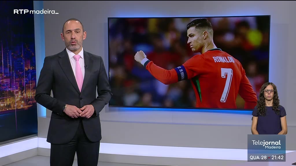 Cristiano Ronaldo eleito melhor Bola de Ouro de todos os tempos